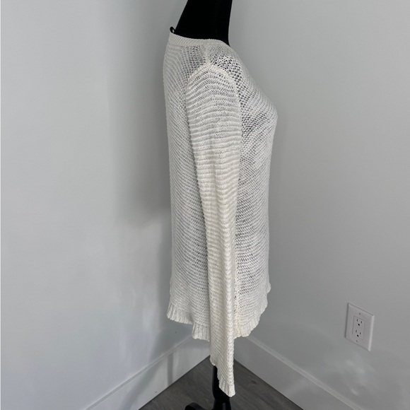 Divided White Oversized Tall Stretchy Sweater (M) - Picture 5 of 10